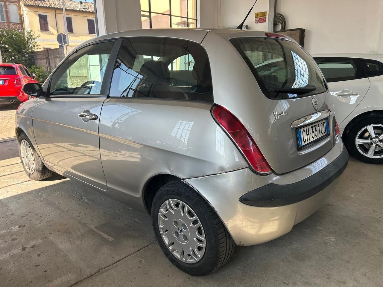 Lancia Ypsilon 1.2 16V Argento