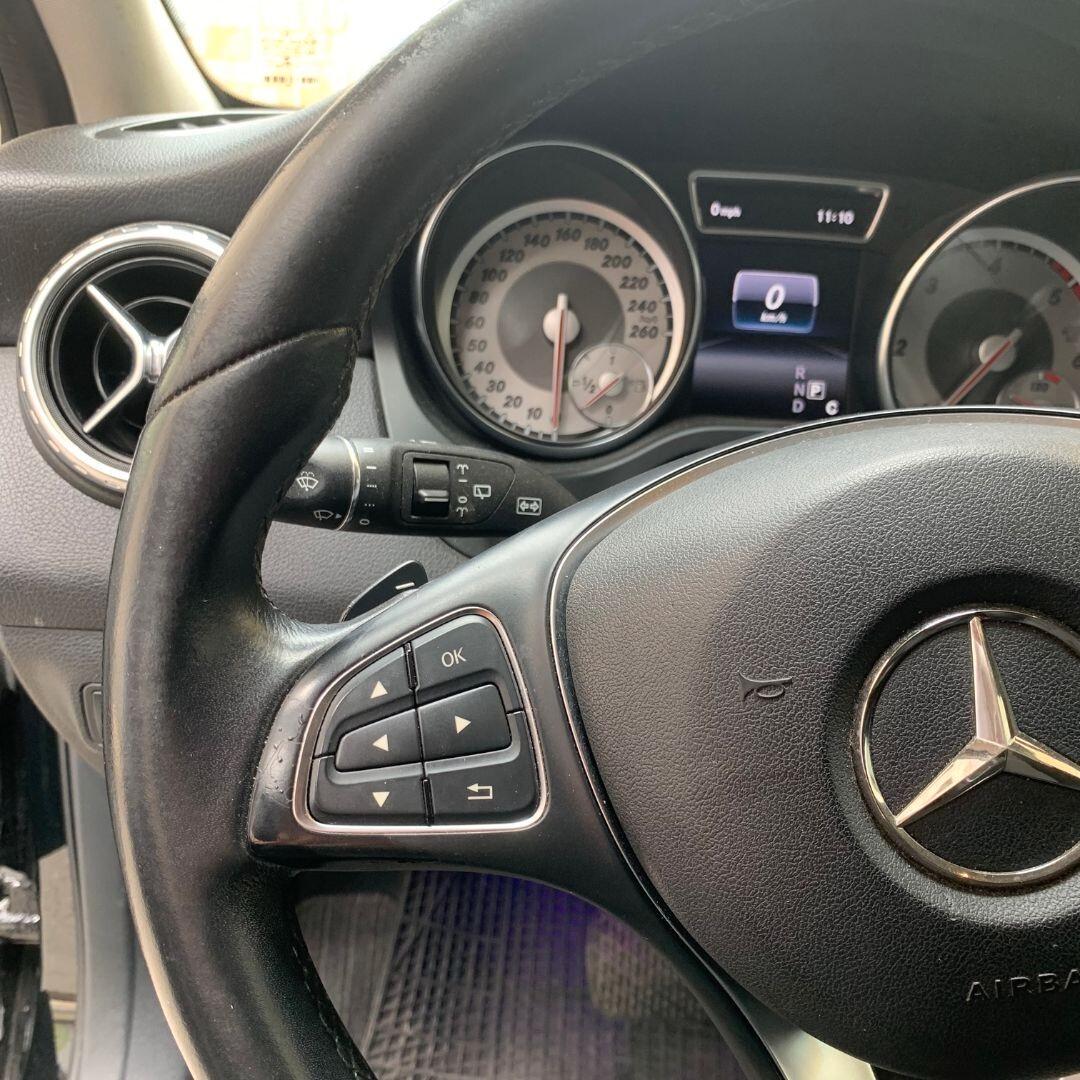 Mercedes GLA 180d **cambio automatico**