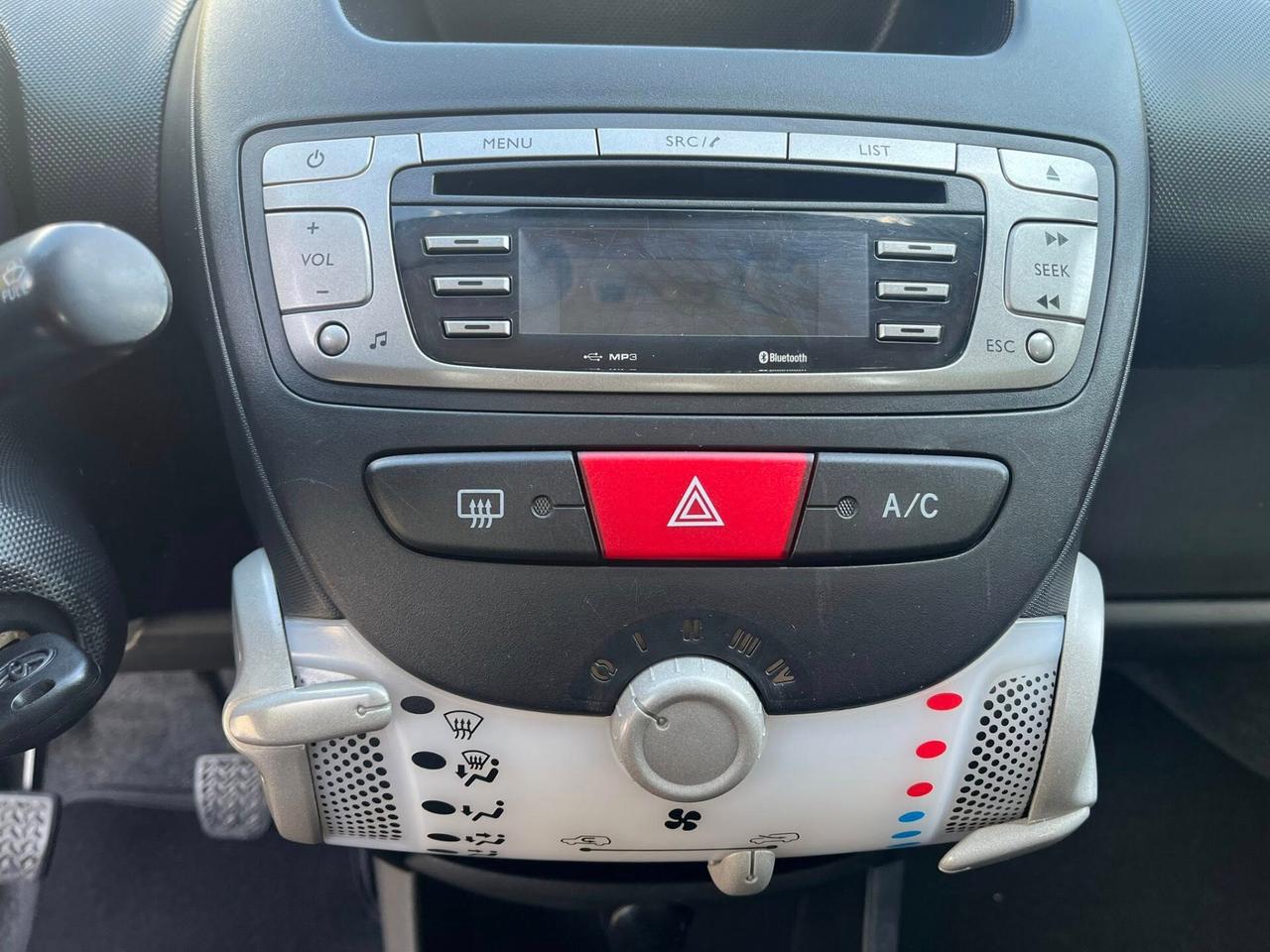 Toyota Aygo 1.0 VVT-i 68CV 5 porte Active