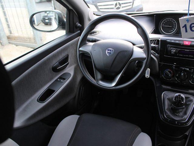 LANCIA Ypsilon 1.2 69 CV 5 porte Silver