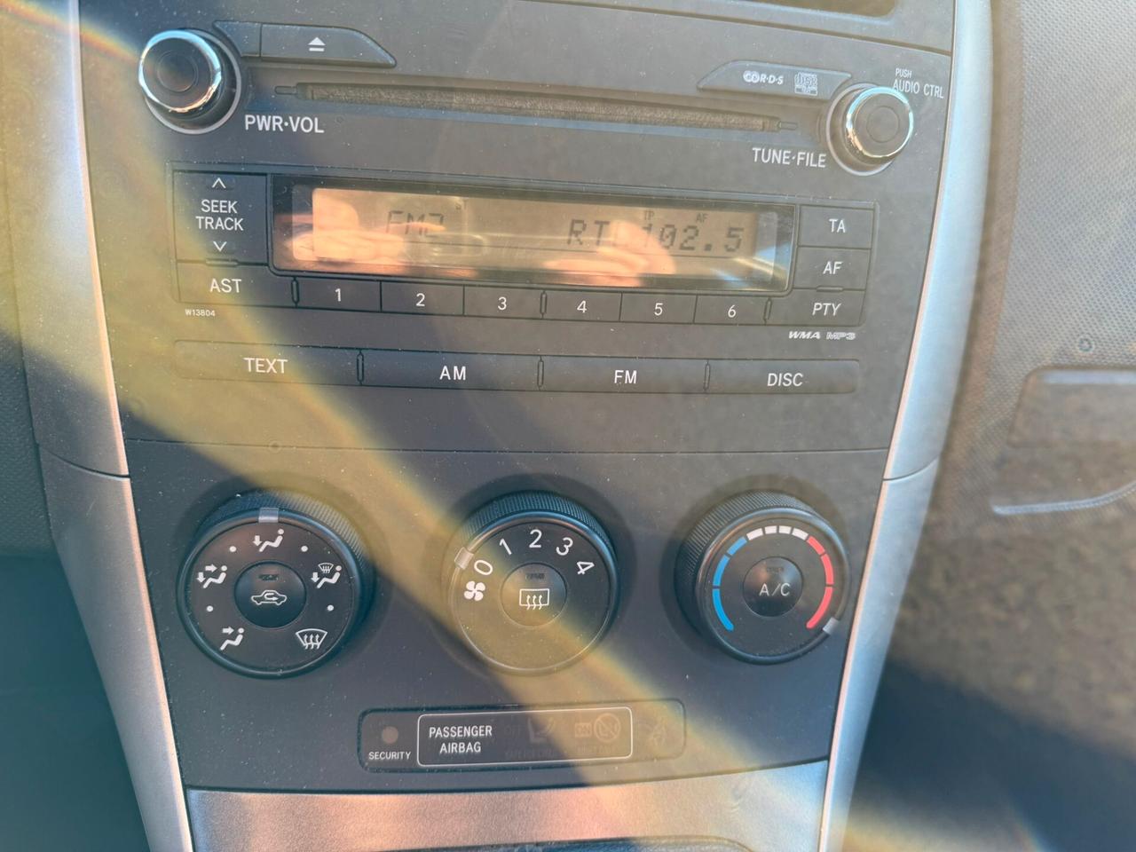 Toyota Auris 5p 1.4 Sol UNICO-PR 96.000 KM