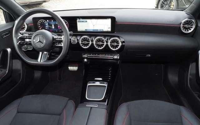 Mercedes-Benz A 200 NIGHT AMG PREMIUM NAVI 18" KAMERA 64 COLORI