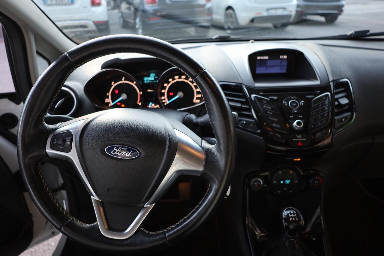 FORD FIESTA 1.5 TDCi 75CV TITANIUM PER NEOPATENTATI