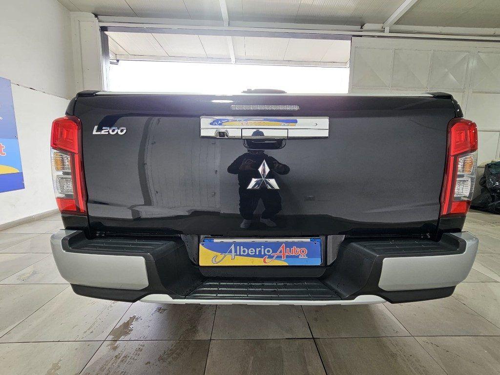 Mitsubishi L200 2.3 D Club Cab 4x4 Super Select Intense +IVA