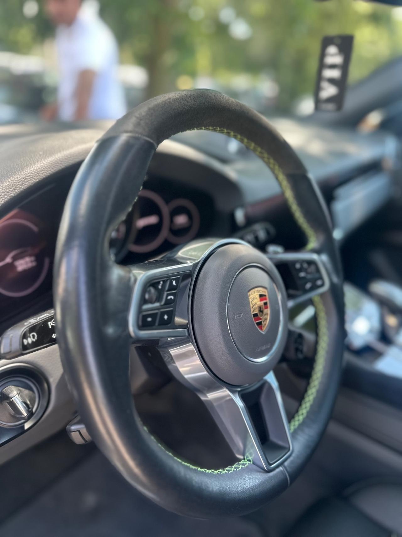Porsche Cayenne Coupé 3.0 V6 E-Hybrid Platinum Edition