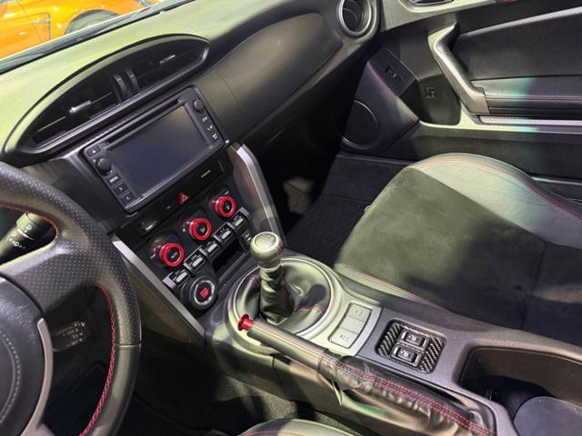 TOYOTA GT86 2.0 PERLA WHITE CERCHI IN SEDE