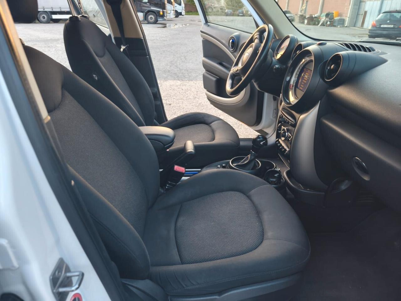 Mini Cooper Countryman 2014---1.6 Benzina