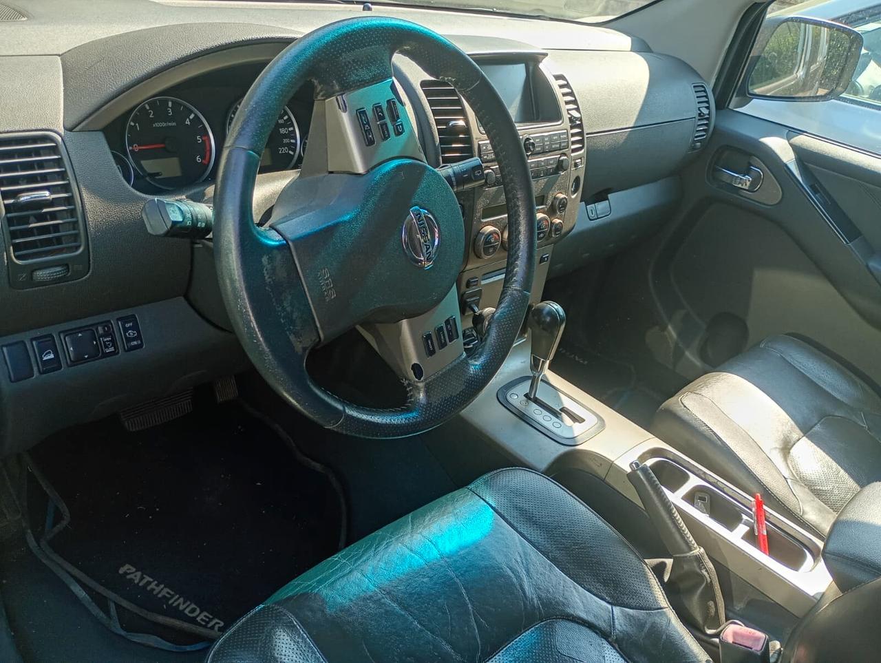 Nissan Pathfinder 2.5 dCi Platinum