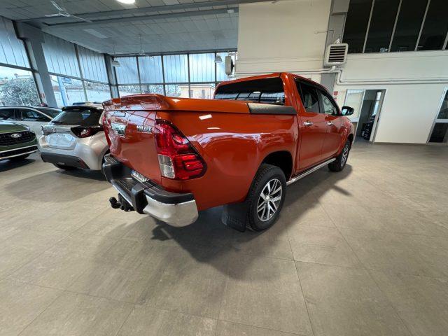 TOYOTA Hilux 2.4 D-4D A/T 4WD 4 porte Double Cab Lounge