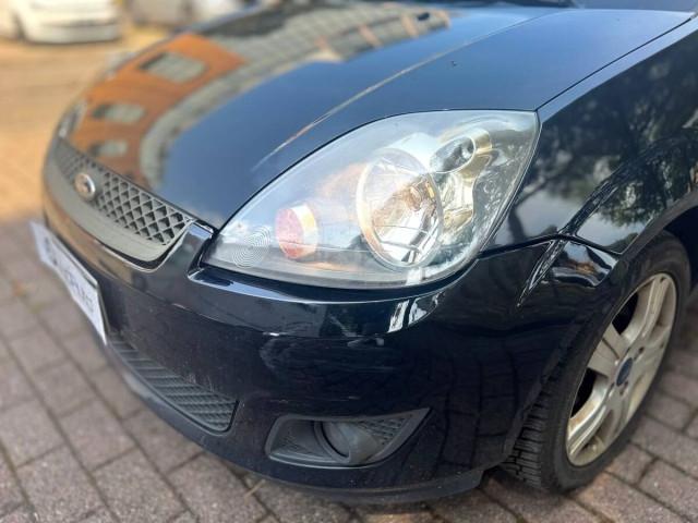 Ford Fiesta GOMME NUOVE!