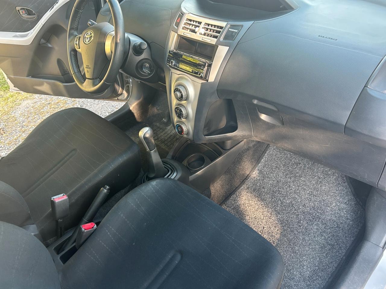 Toyota Yaris 1.0 5 porte Sol