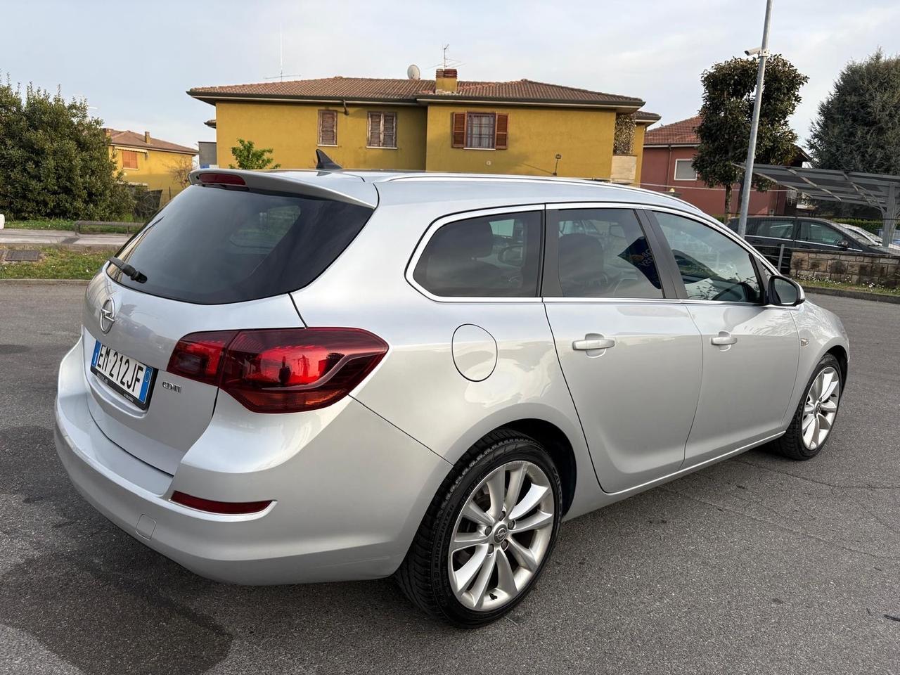 Opel Astra 2.0 CDTI 165CV Sports Tourer Cosmo