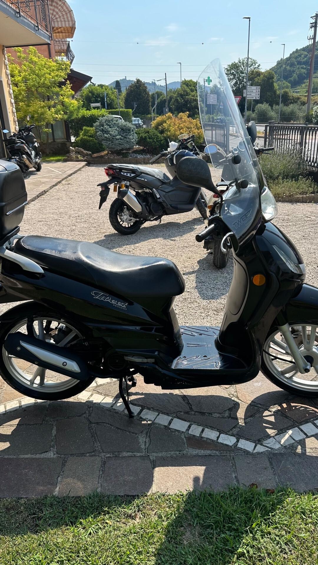 Peugeot Tweet 50 Parabrezza e bauletto