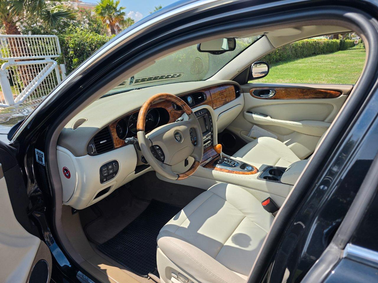 Jaguar XJ Berlina XJ 3.5 V8 Executive