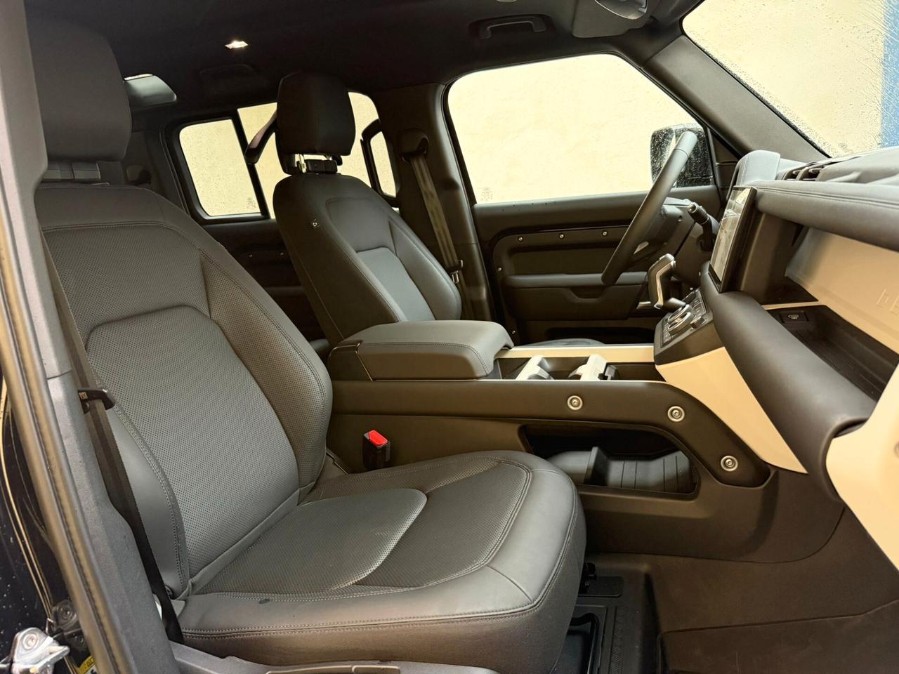 Land Rover Defender 110 3.0D I6 200 CV AWD Auto X-Dynamic SE