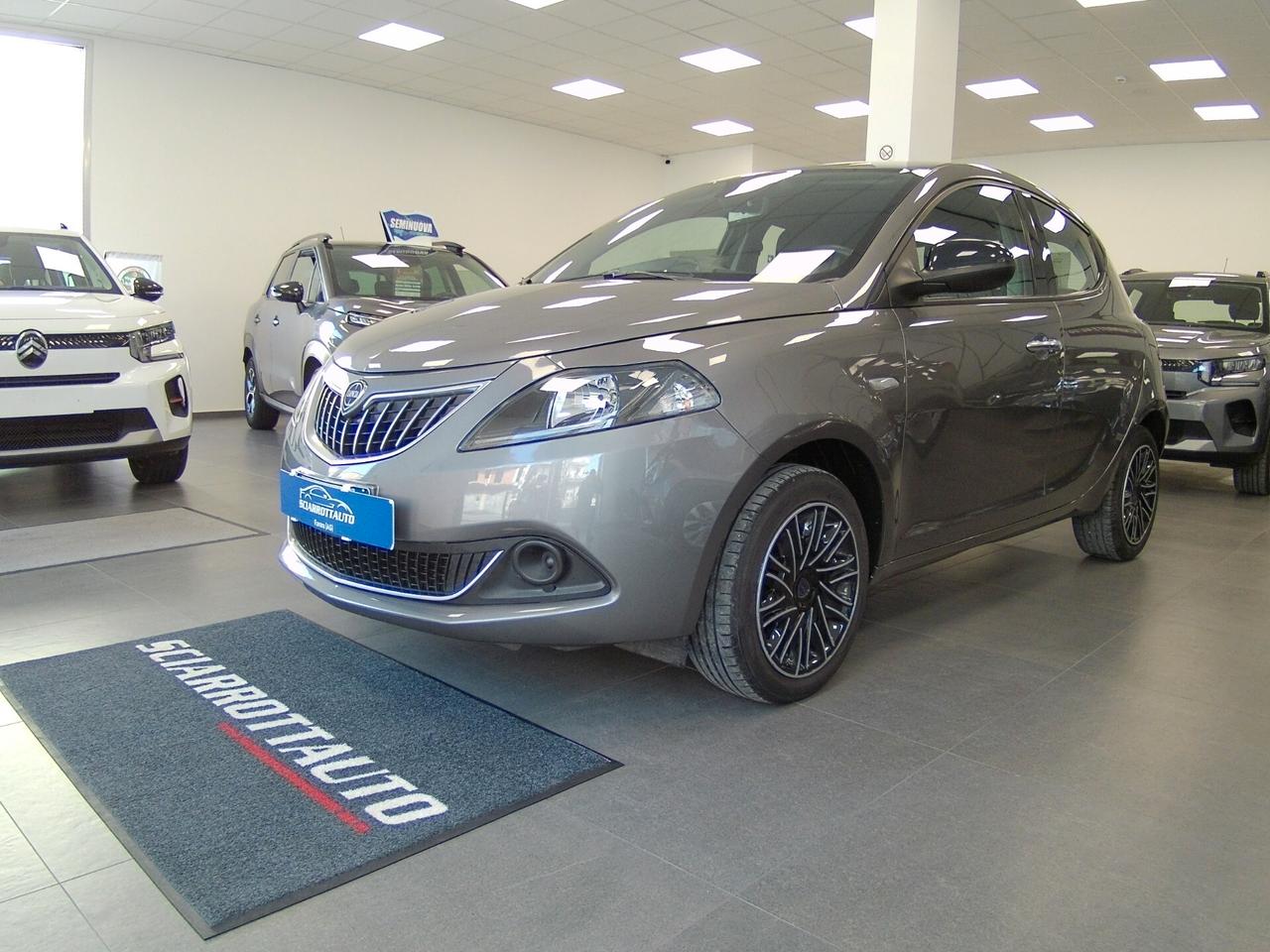Lancia Ypsilon 1.0 FireFly 5 porte S&S Hybrid Silver Plus