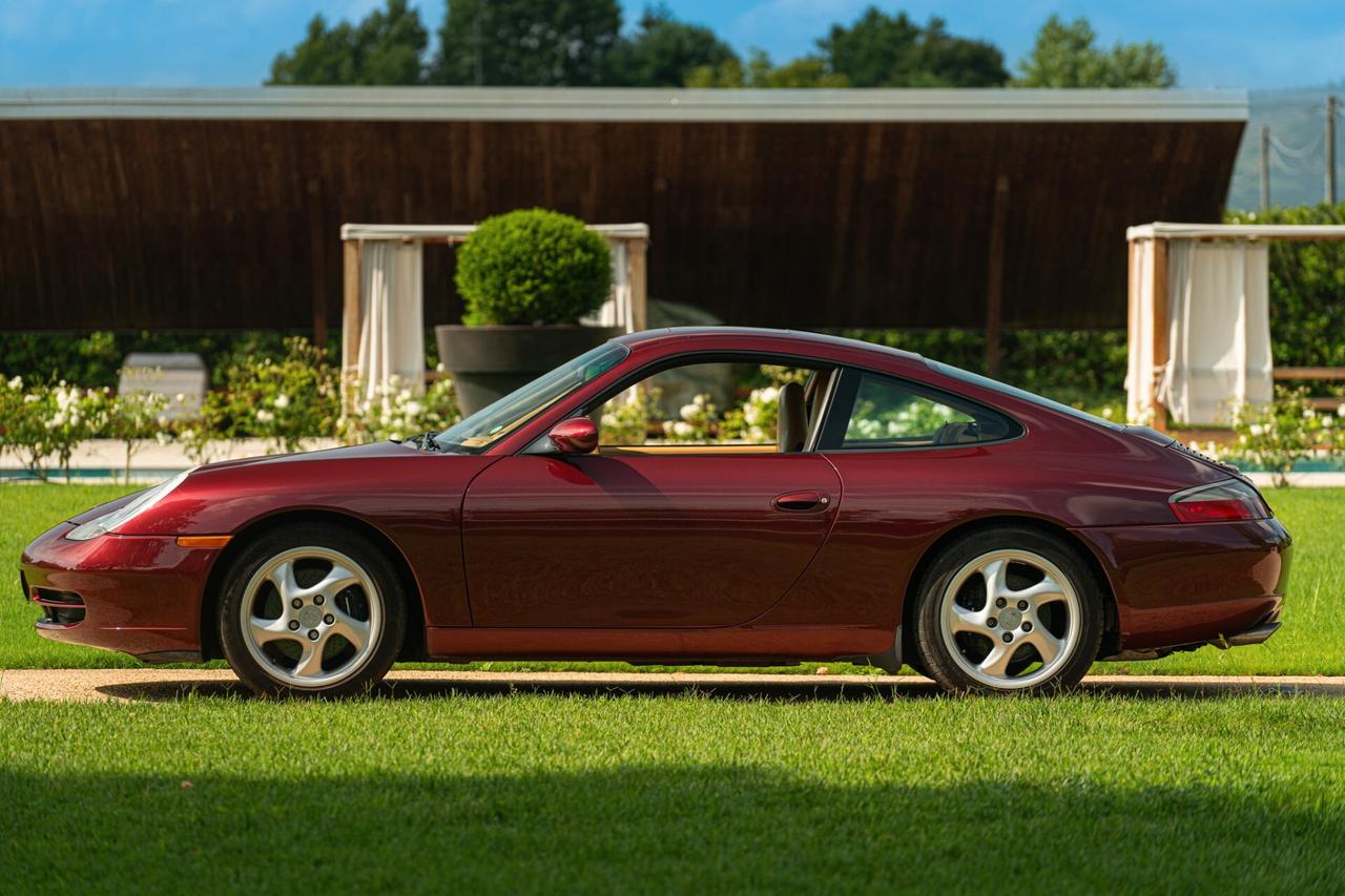 Porsche 996 (911) CARRERA - POR00269
