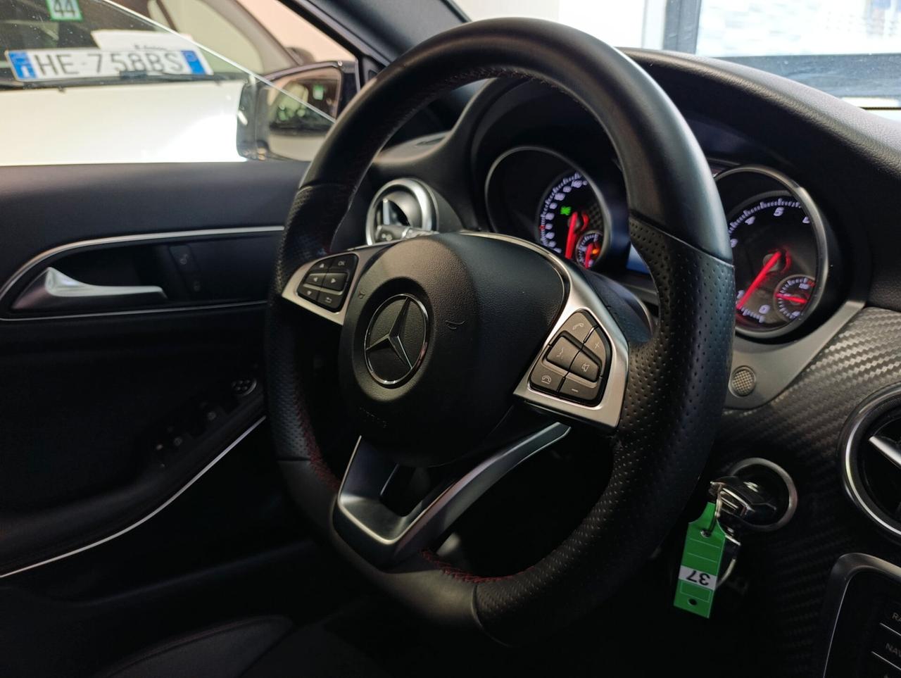 Mercedes-benz A 180 Premium AMG Pack Night