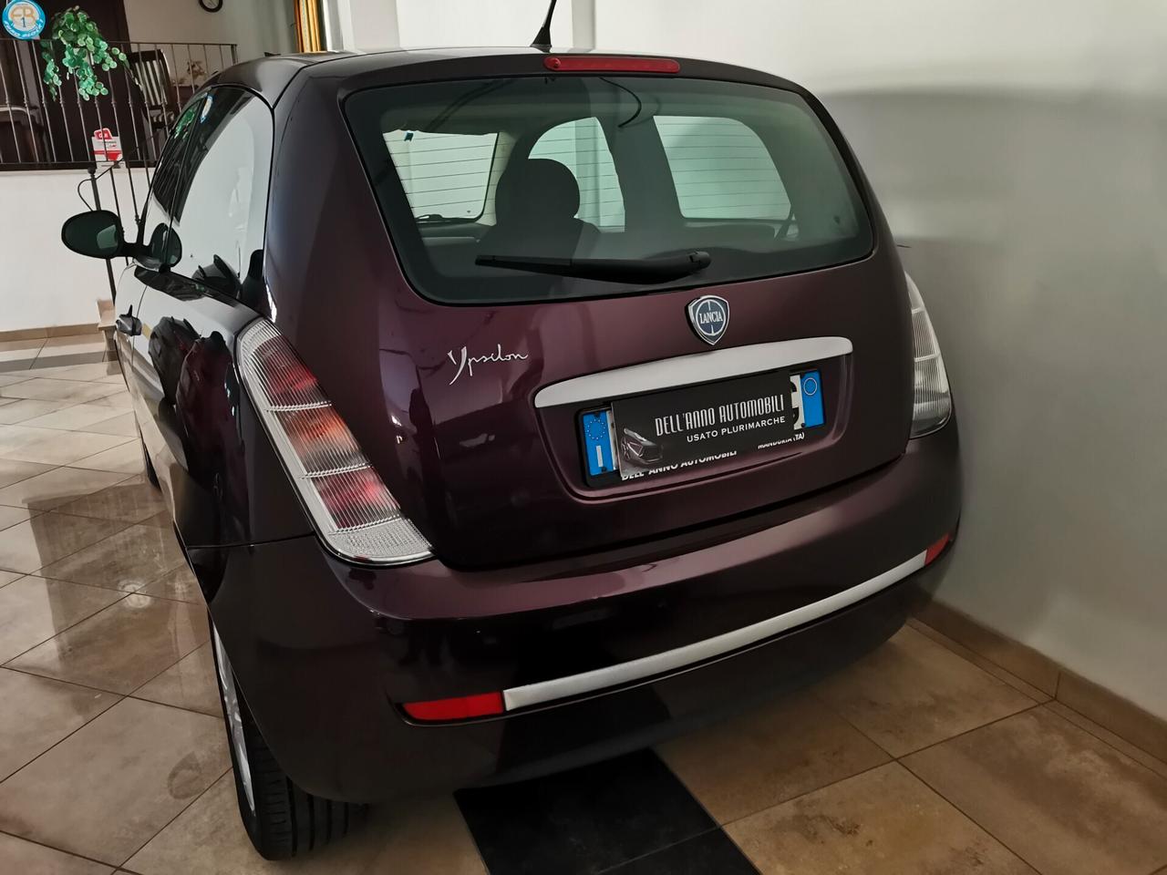 Lancia Ypsilon 1.2 Versus 8V