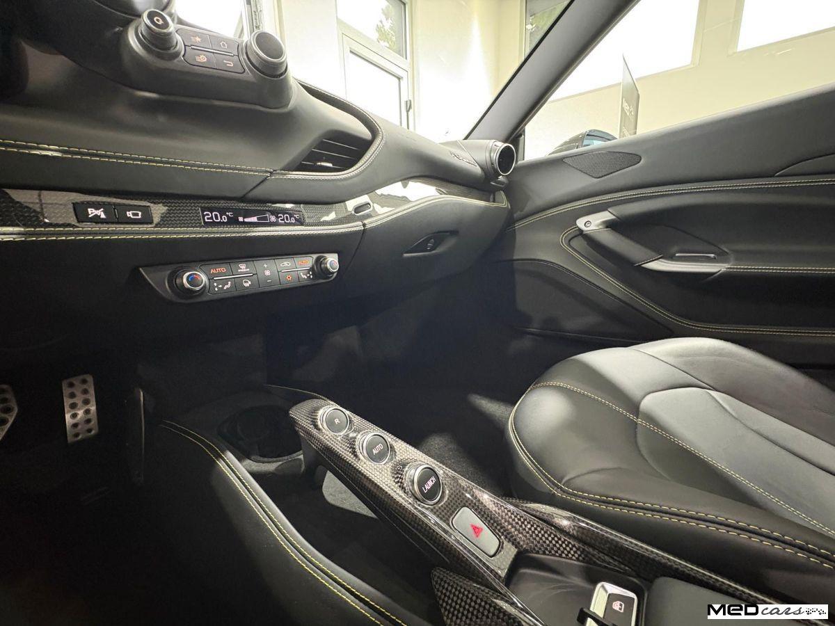 FERRARI - F8 - Tributo