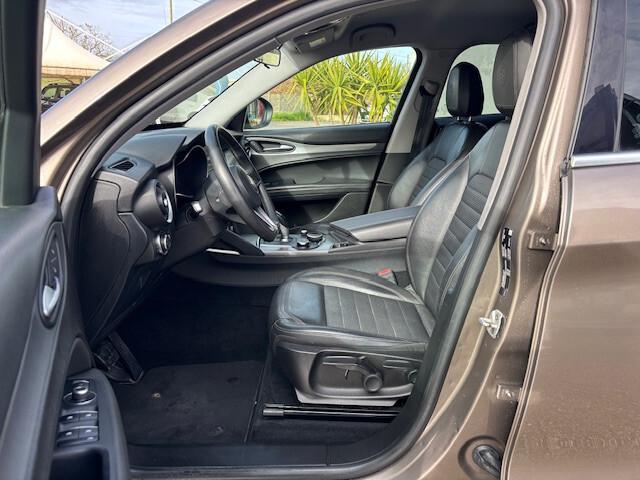 Alfa Romeo Stelvio 2.2 Turbodiesel 180 CV AT8 Q4 Executive