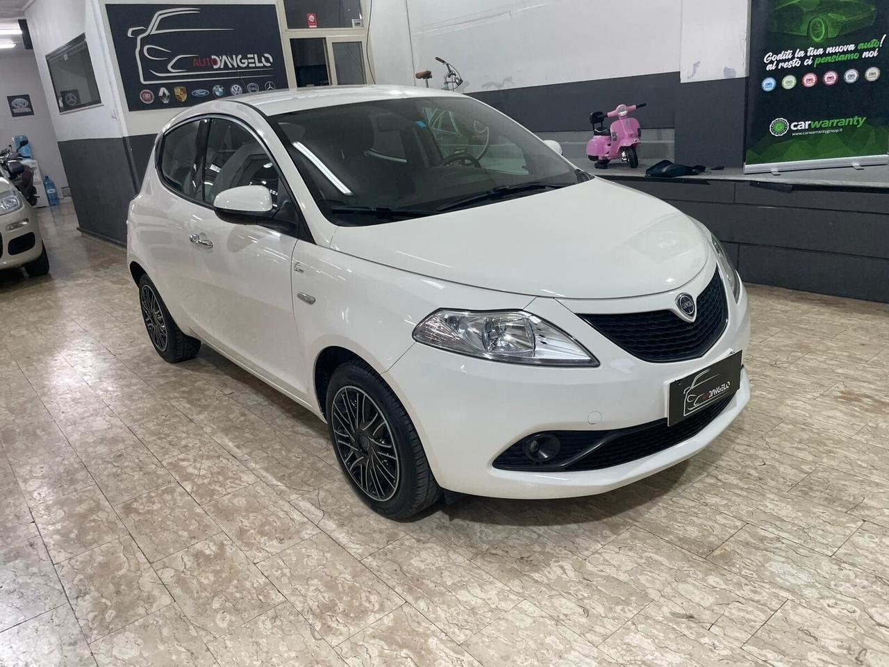 Lancia Ypsilon 1.2 69 CV 5 porte S&S Gold