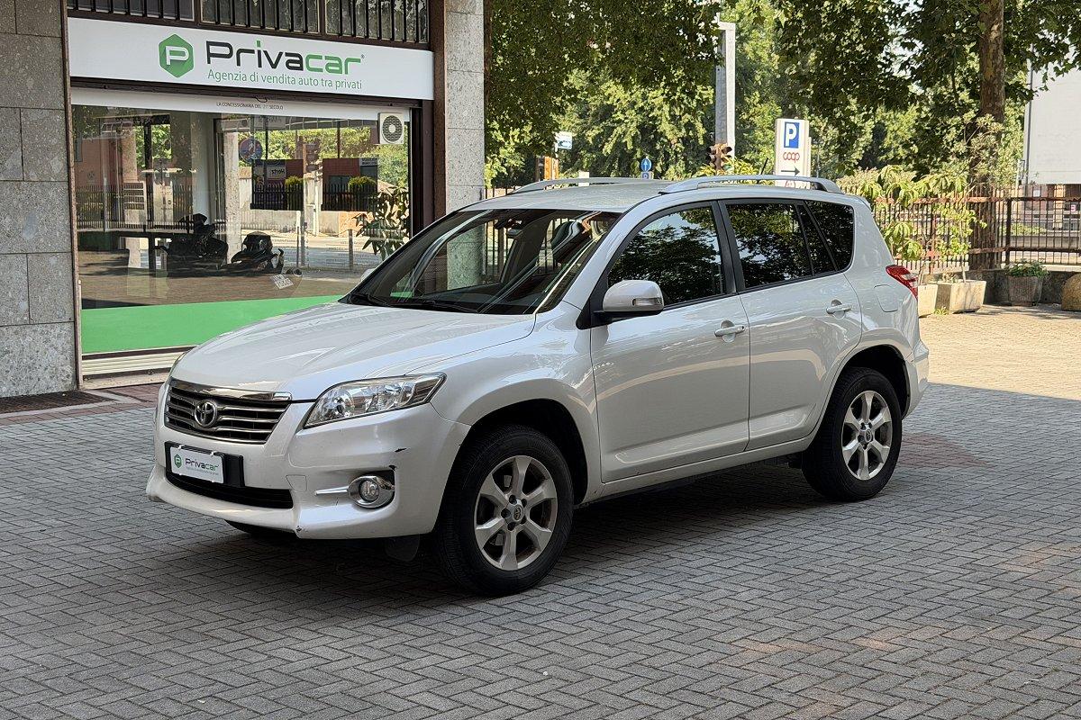 TOYOTA RAV4 2.2 D-4D 150 CV DPF Exclusive