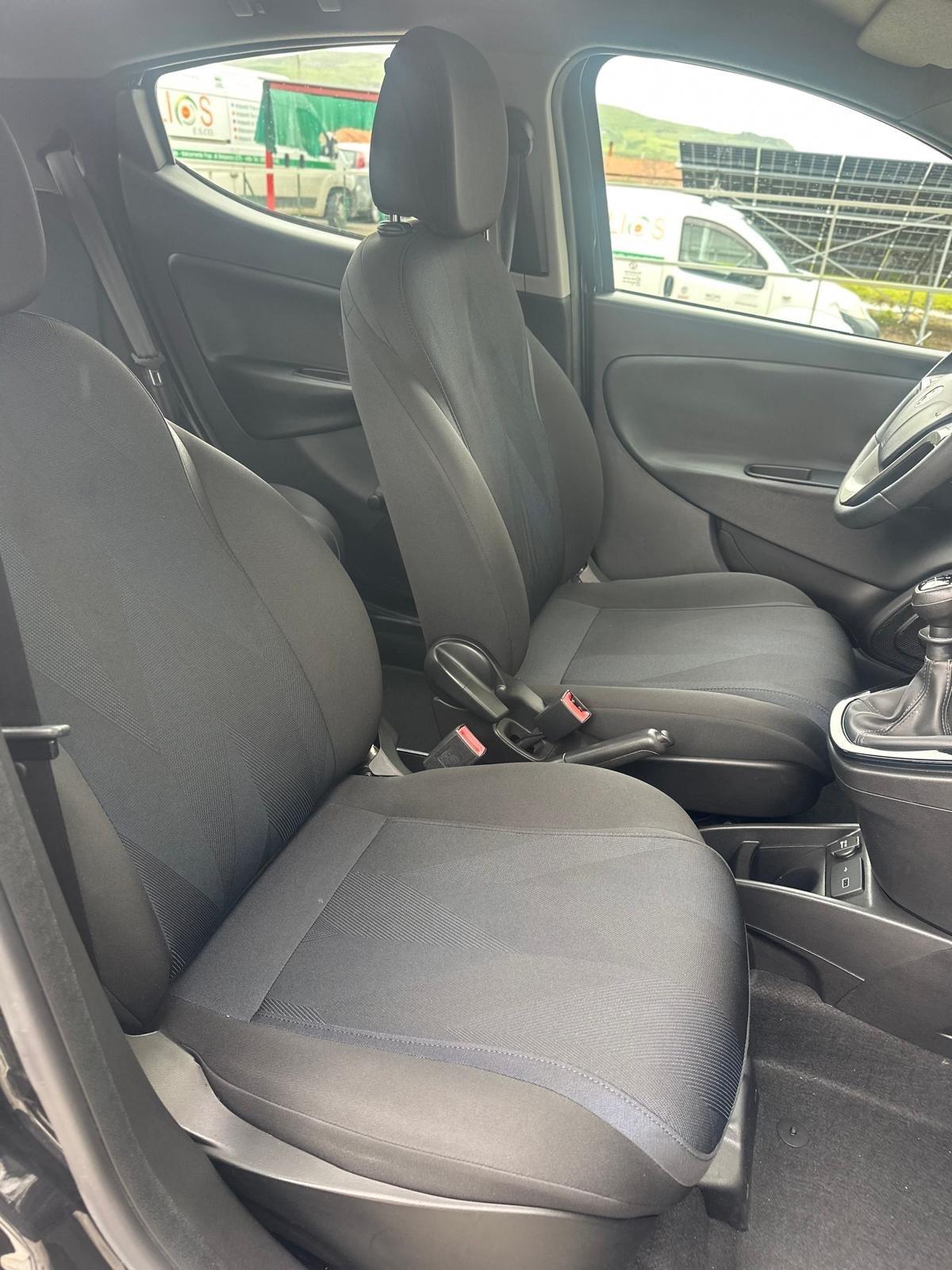 Lancia Ypsilon 1.2 69 CV 5 porte S&S Platinum