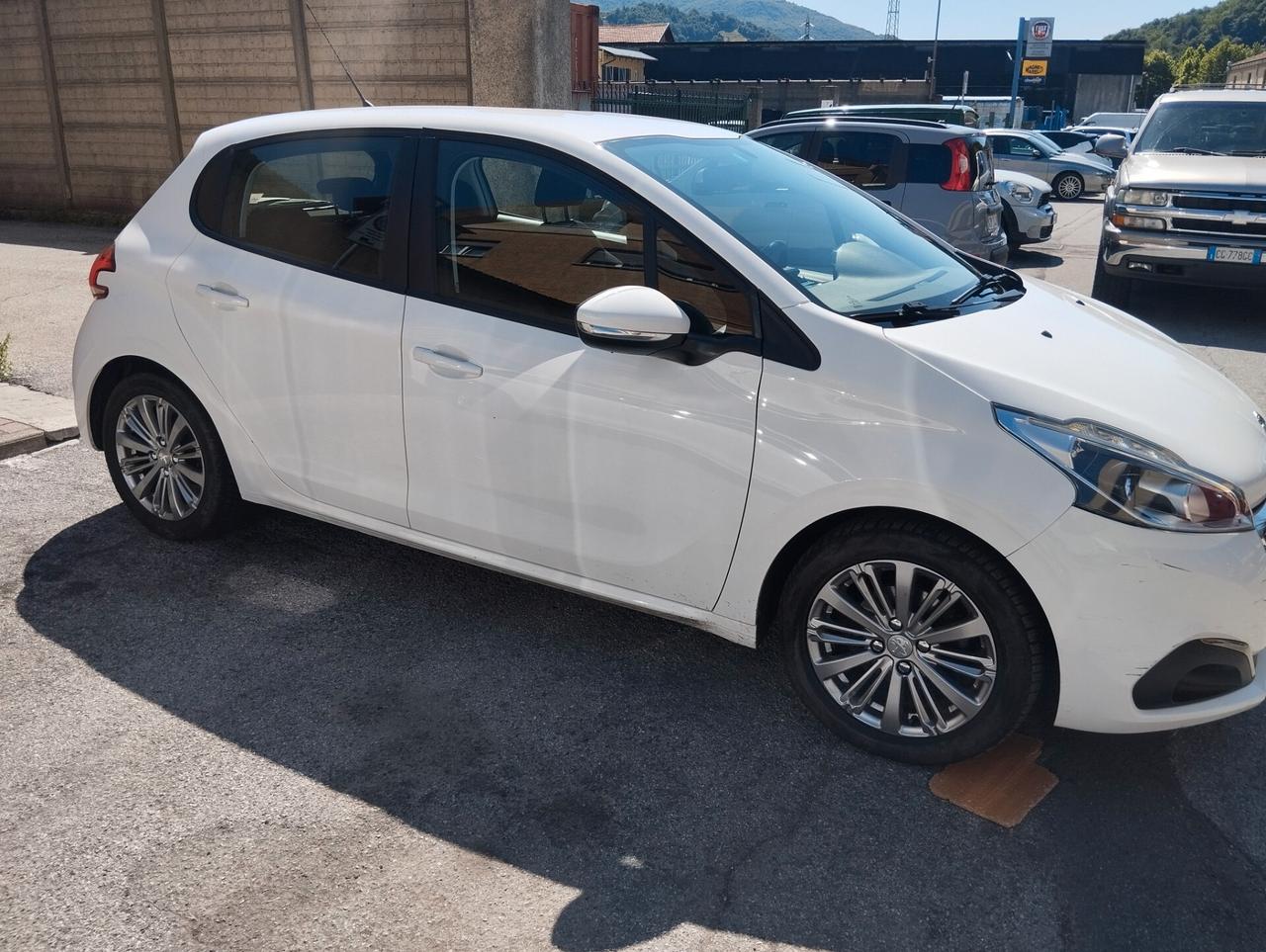 Peugeot 208 PureTech 82 5 porte Allure