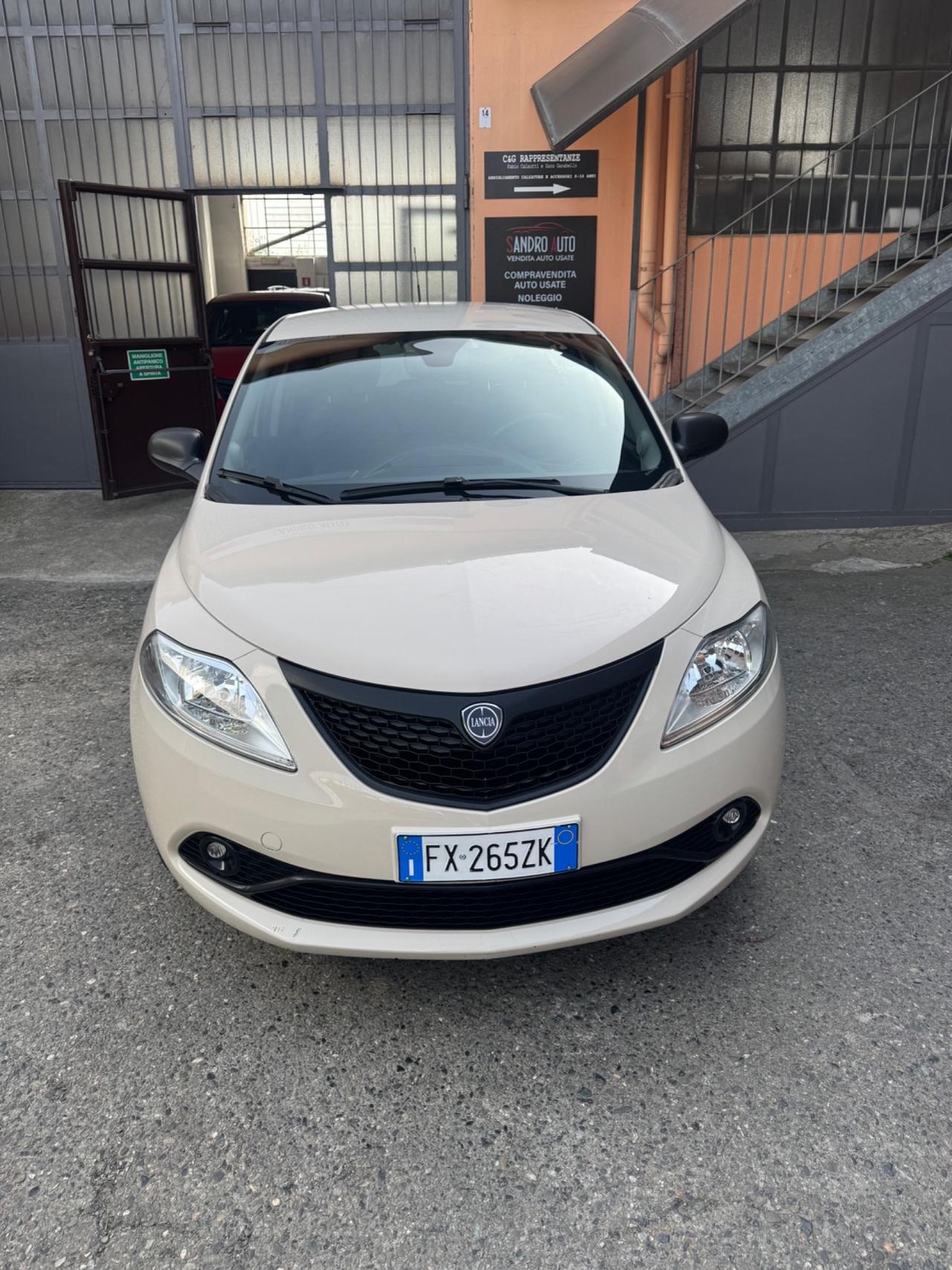 Lancia Ypsilon 1.2 69 CV 5 porte Gold