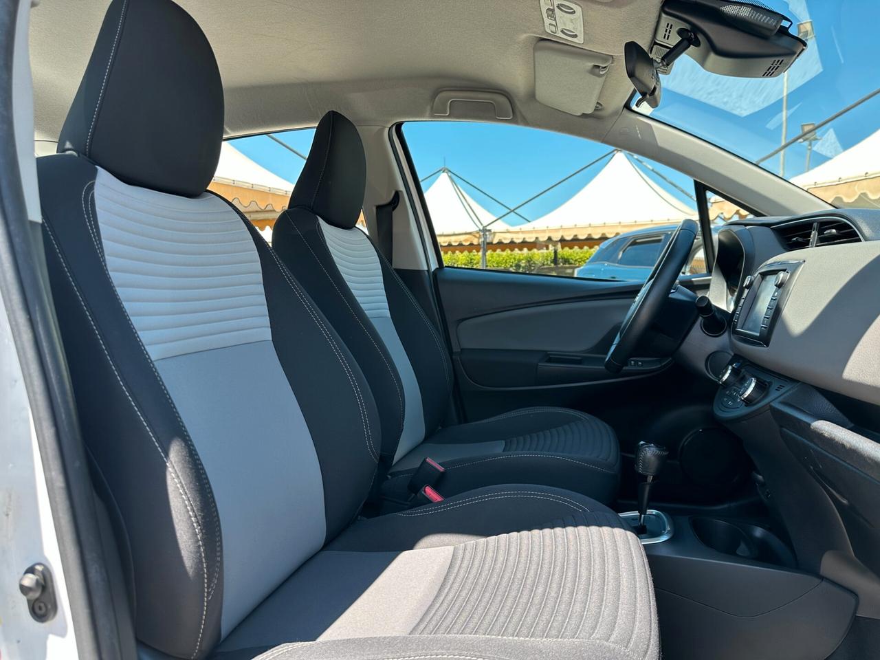 TOYOTA Yaris 1.5 Hybrid 5 porte Business