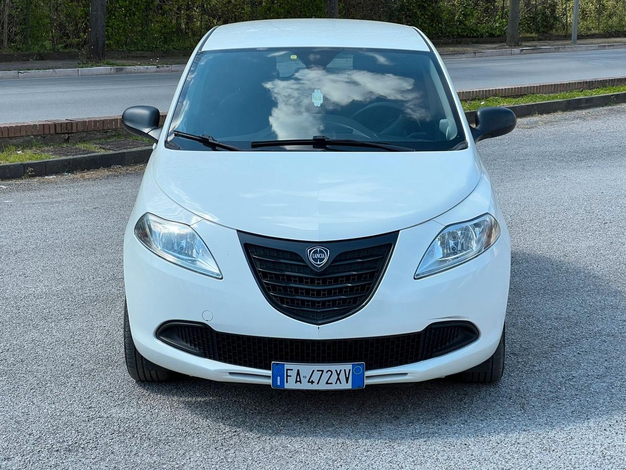Lancia Ypsilon 1.2 69 CV 5 porte S&S S Momodesign