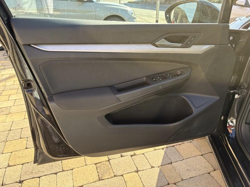 Volkswagen Golf 1.0 tsi evo Life 110cv LED-NAVI-CAM