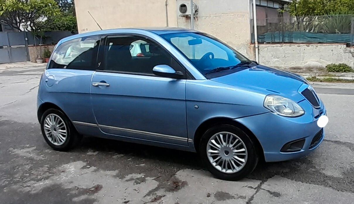 Lancia Ypsilon 1.2 Argento