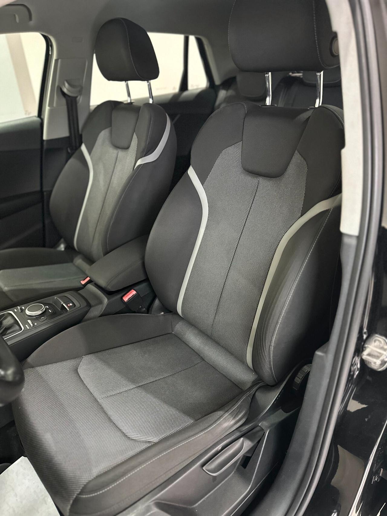 Audi Q2 30 TDI Identity Black