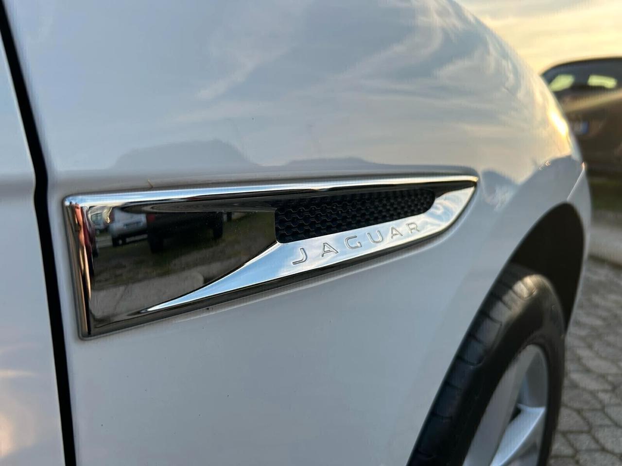 Jaguar F-Pace 2.0 D 180 CV AWD aut. Prestige