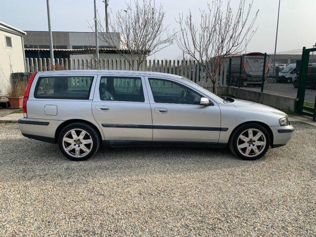 VOLVO V70 2.4 D5 20V cat Optima