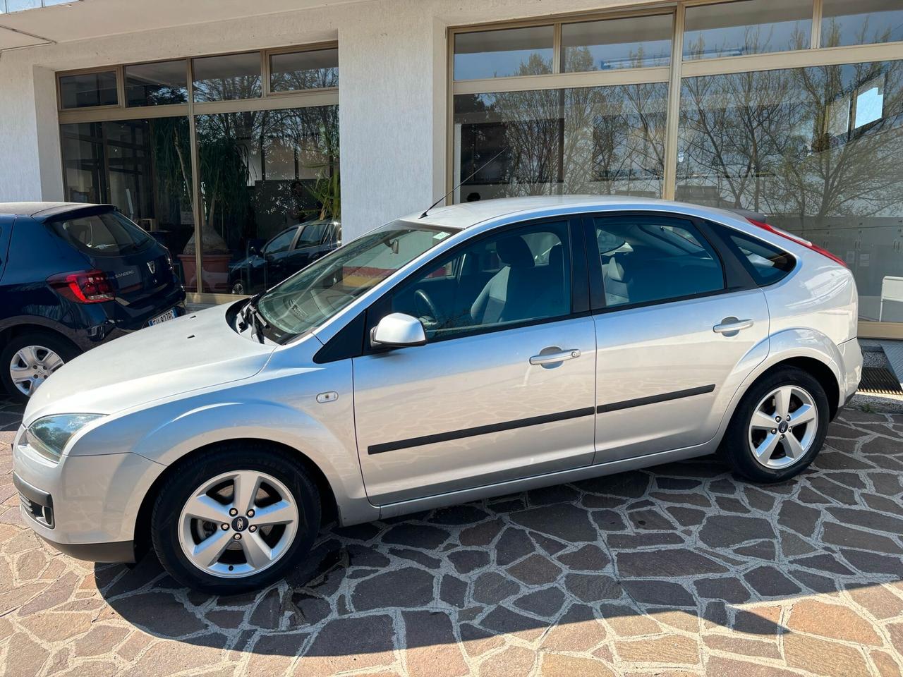 Ford Focus 1.6i 16V cat 5p.