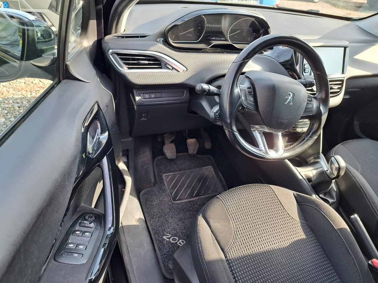 Peugeot 208 PureTech 82 5 porte Allure