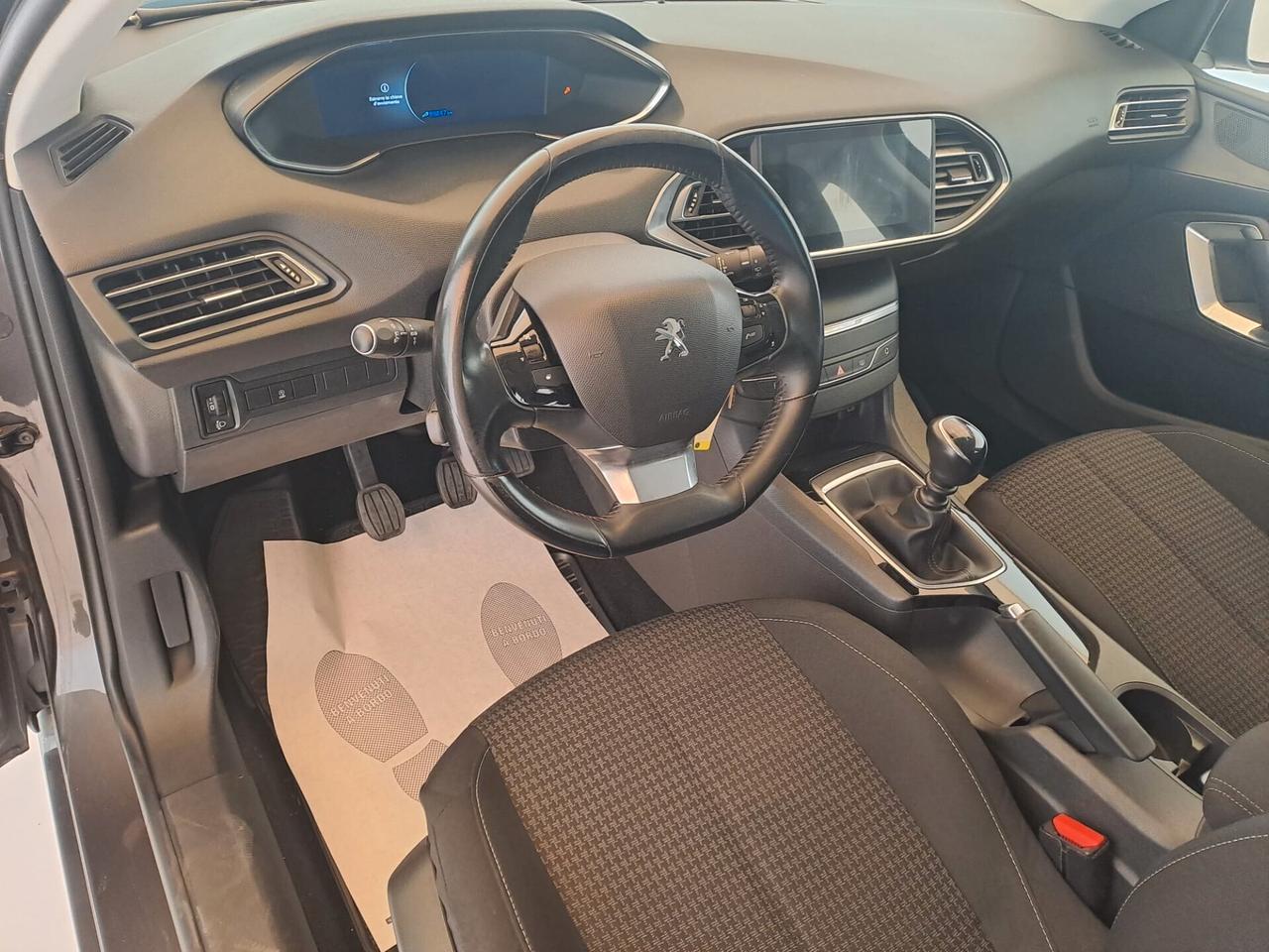 Peugeot 308 1.5 bluehdi Active *99.000*