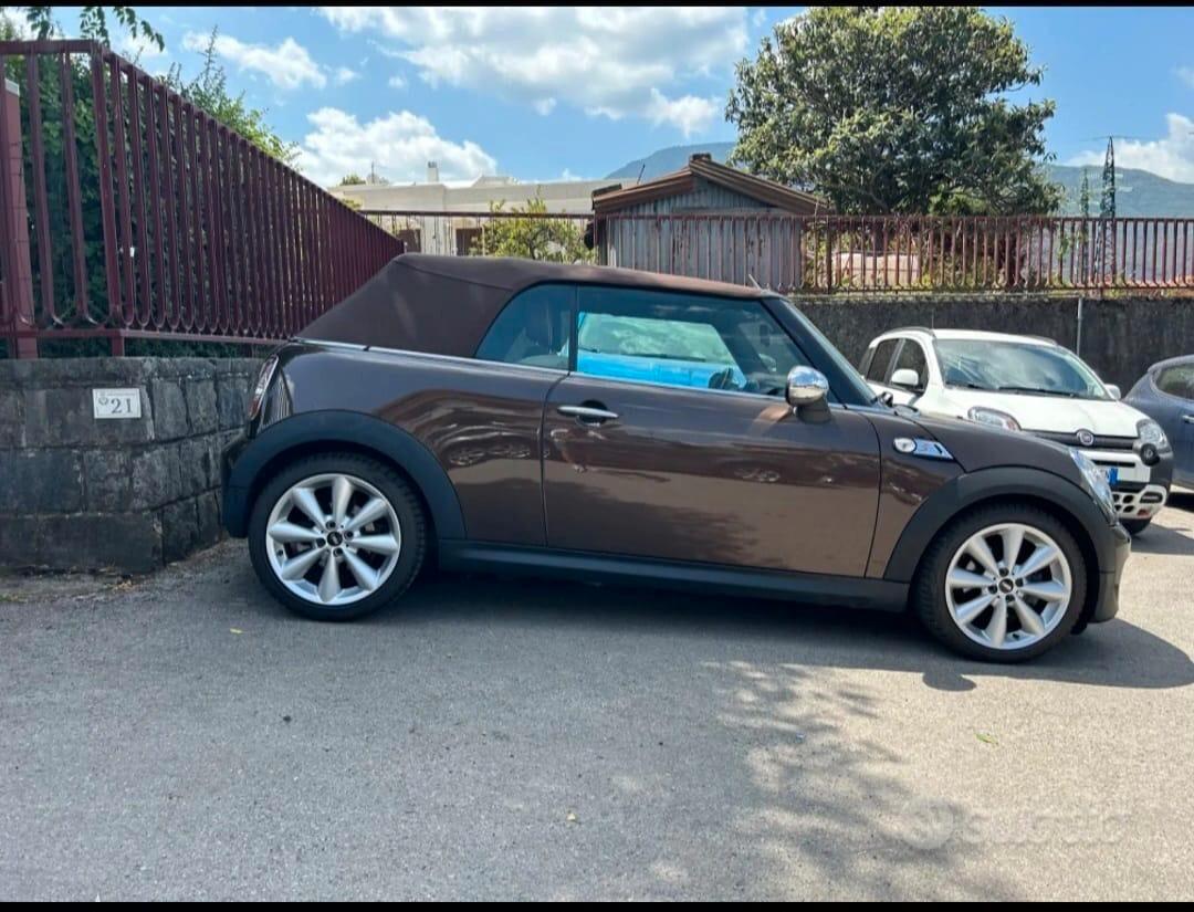 Mini Cooper SD Cabrio choccolate