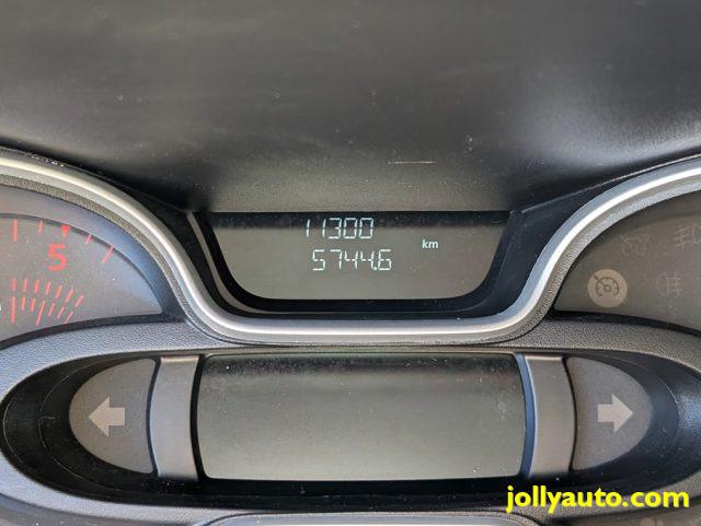 RENAULT Trafic T29 2.0 dCi 120CV 9 POSTI