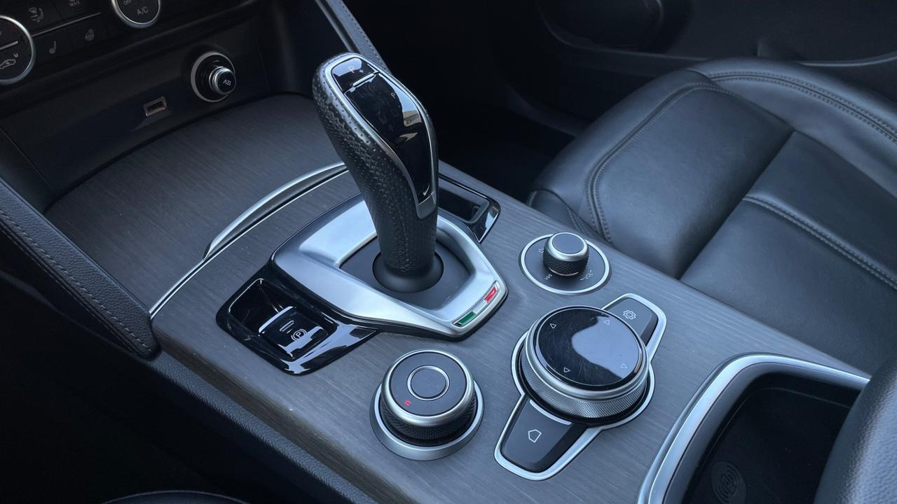 ALFA ROMEO STELVIO 2.2 Q4 TI TURBODIESEL 210CV - VOLANTE E SEDILI IN PELLE RISCALDABILI, MEMORIA