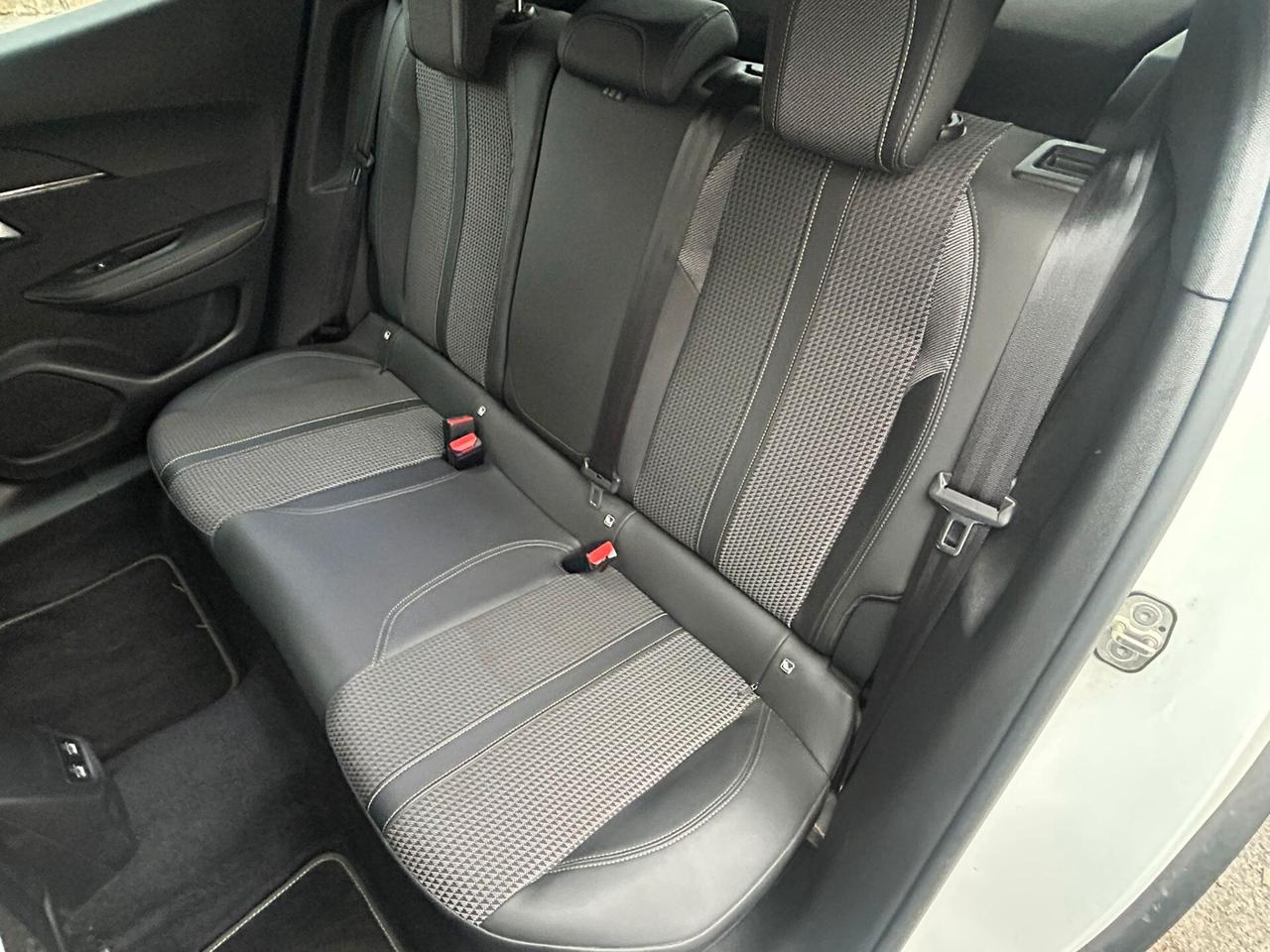 Peugeot 2008 1.5 bluehdi GT Line - ANCHE PER NEOPATENTATI