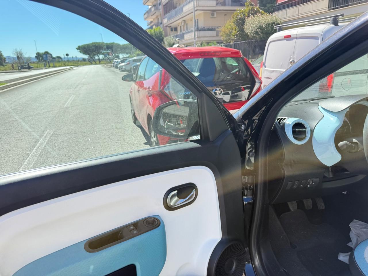 Renault Twingo TCe 90 CV La Parisienne LED PDC CLIMA AUTOAMTICO CERCHI 16 SCHERMO DIGITALE