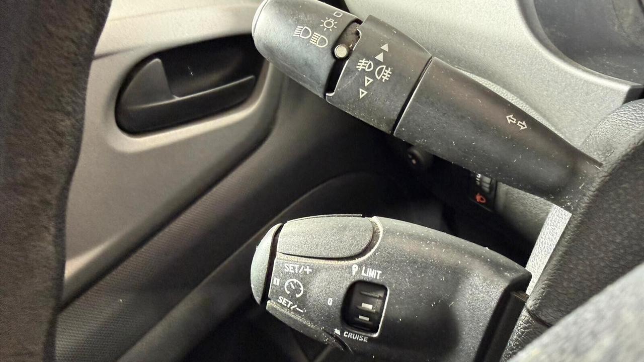 Peugeot Partner Tepee BlueHDi 100 Outdoor