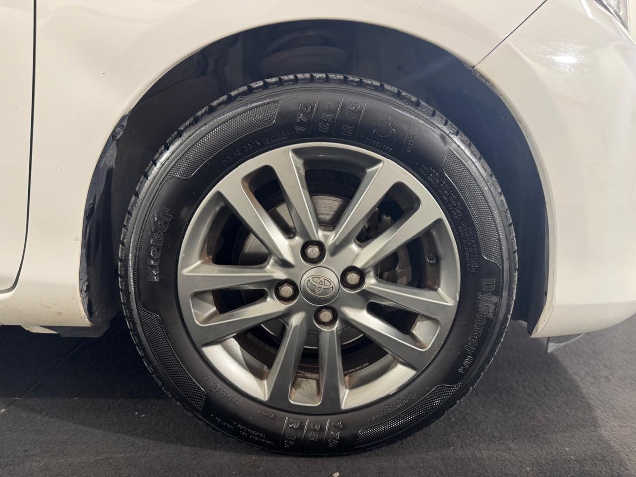 Toyota Yaris 1.0 5 porte Lounge