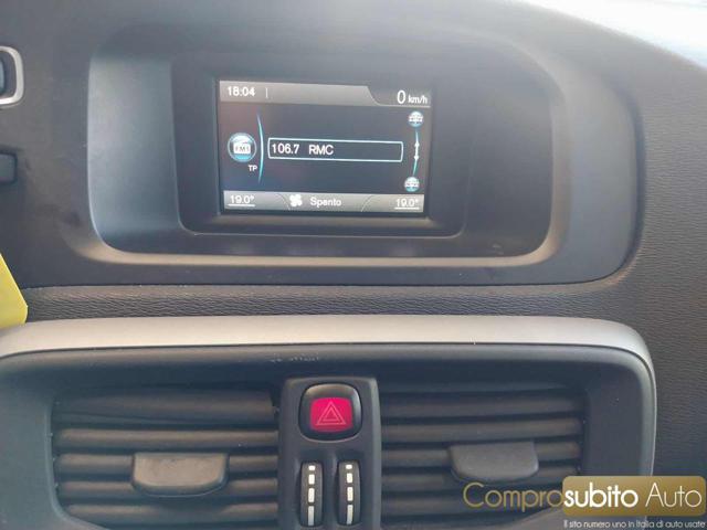 VOLVO V40 D2 1.6 Momentum