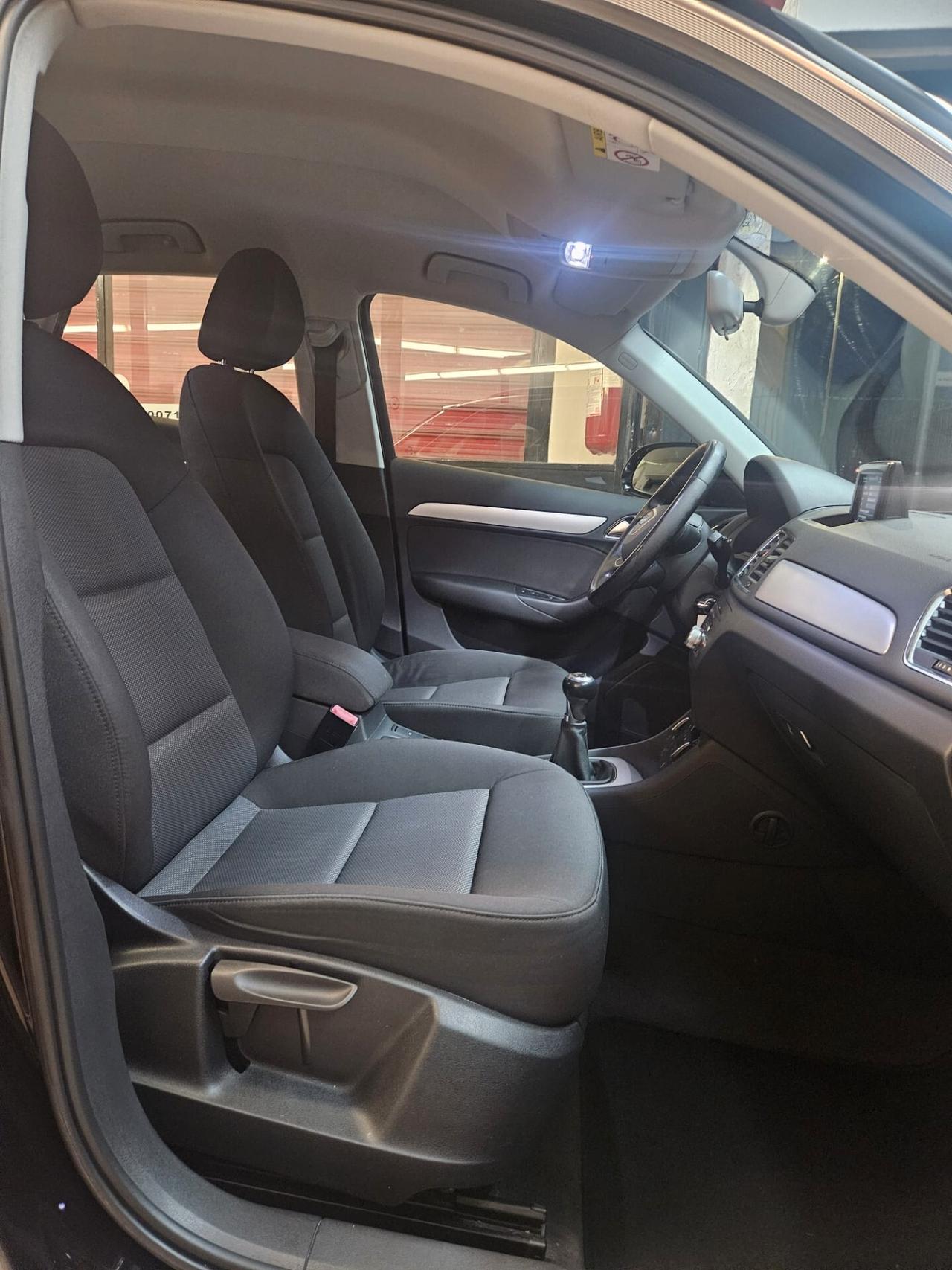 Audi Q3 2.0 TDI 120cv 88kw FULLOPTIONAL