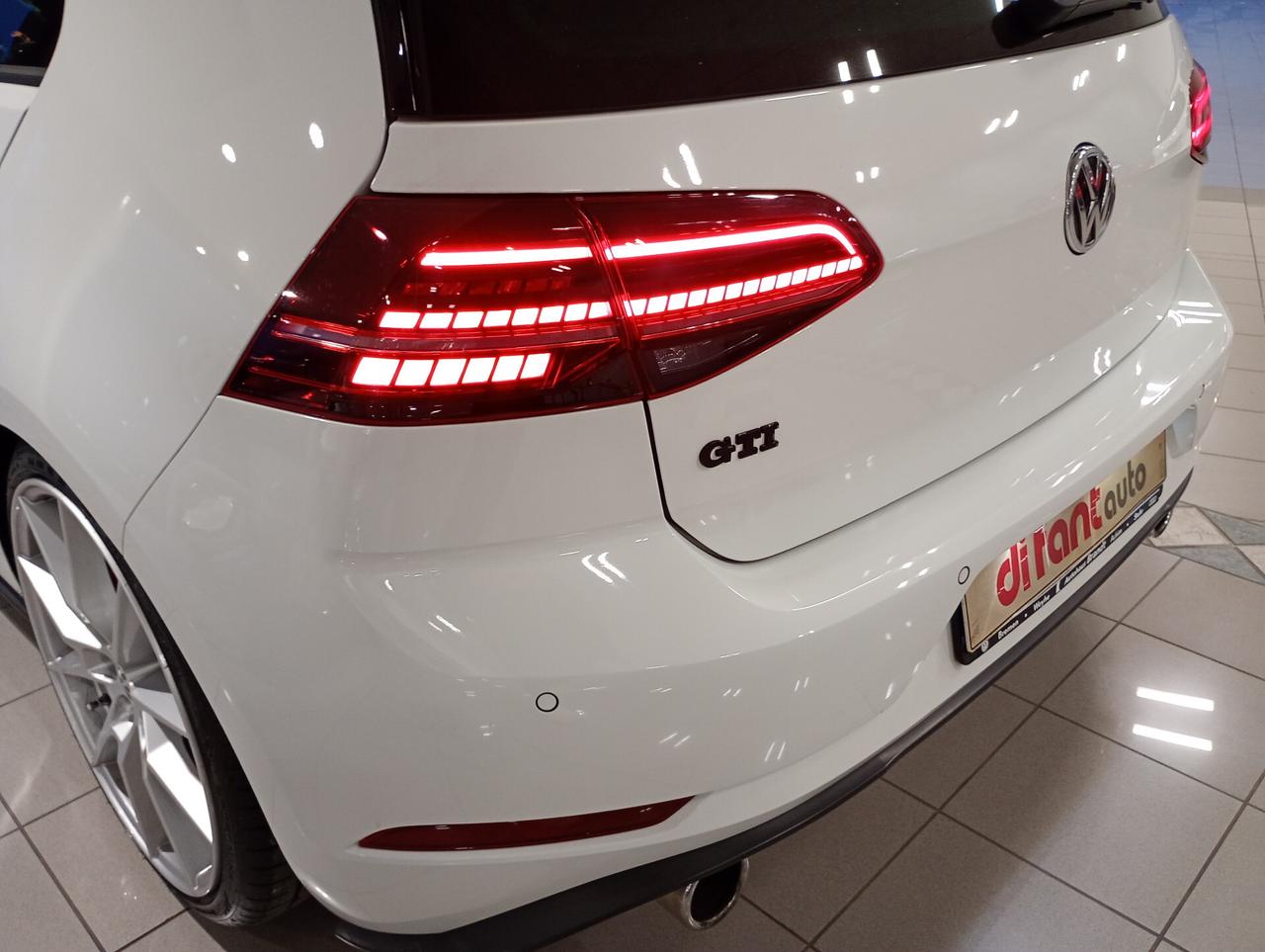 Volkswagen Golf GTI Performance 2.0 245 CV TSI DSG 5p. BMT